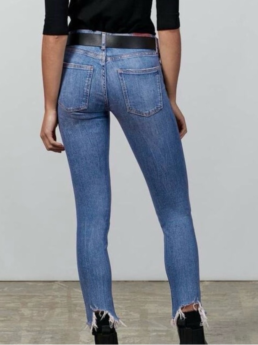 Zara The Skinny Jeans Shark Bite Raw Hem Size 2/26